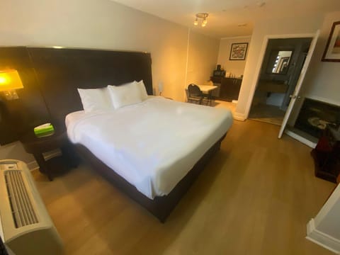 Riviera Inn And Suites 1000 Islands Hotel in Gananoque