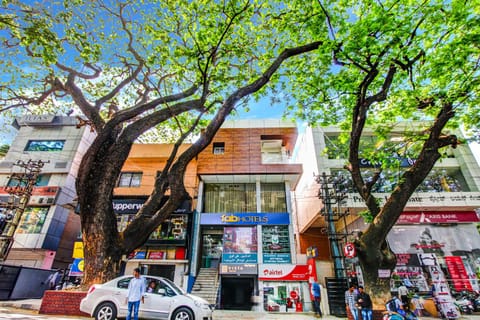 Property building, Facade/entrance