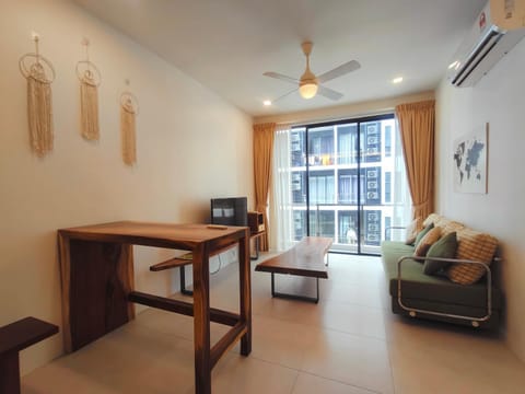 TV and multimedia, Living room, Seating area, fireplace, hair dresser, air conditioner