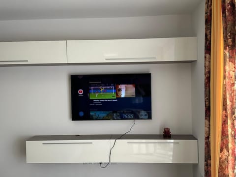 TV and multimedia, Evening entertainment