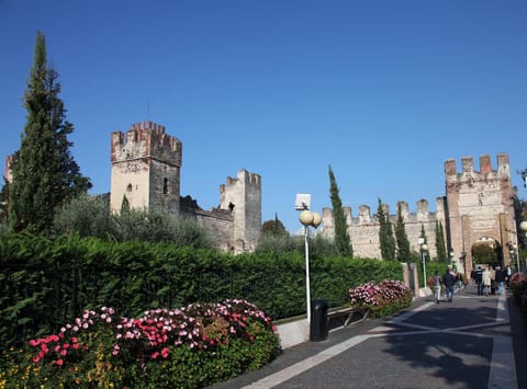 Gardenia Holiday Apartment - a 50 m dal lago Apartment in Lazise