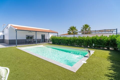 Property building, Garden, Solarium, Garden view, Pool view, Swimming pool