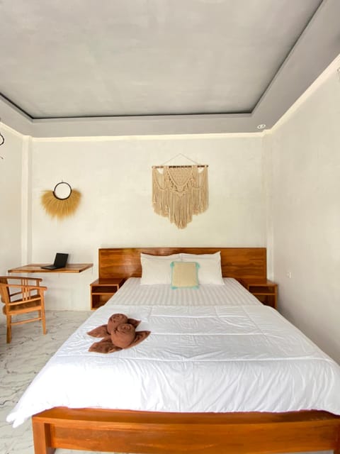 Sumbul View Surfcamp Bed and Breakfast in Bali