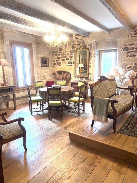 Seating area, Dining area