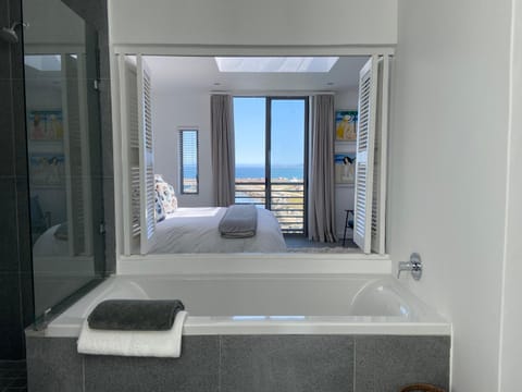 Marina Village 25 Penthouse, Club Mykonos-Langebaan House in Western Cape