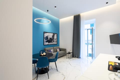 TV and multimedia, Coffee/tea facilities, Living room, Photo of the whole room