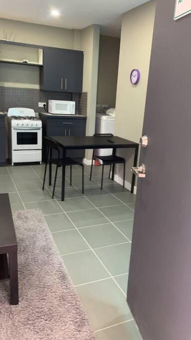 Kitchen or kitchenette, Dining area, oven, stove