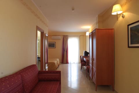 TV and multimedia, Living room, air conditioner