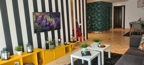 TV and multimedia, Living room, Seating area
