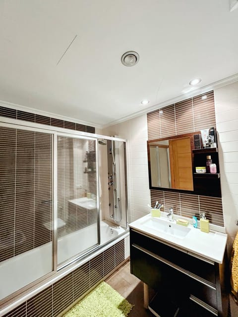 Shower, Bathroom, Bath