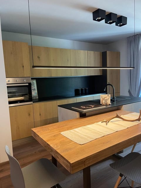 Kitchen or kitchenette, Dining area, pet friendly, stove