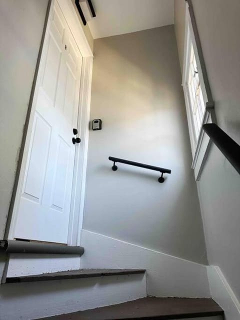 Rotherwood Roost / 2BR/1BA Apartment near UE Apartment in Evansville