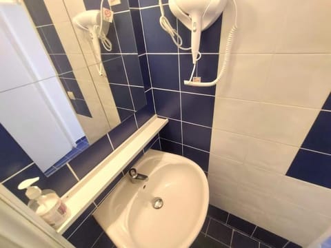 4 min walk to metro, 2 bedrooms &Salon, La Défense Apartment in Puteaux