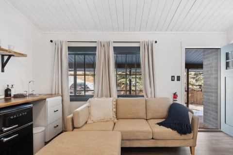 Long's Peak Apartment in Allenspark