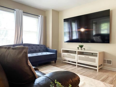 Southeast Suite / 1BD/1BA Apt near UE Apartment in Evansville