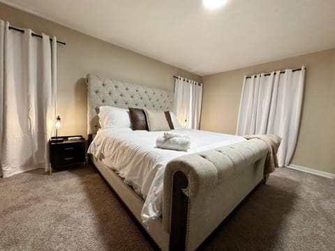 Southeast Suite / 1BD/1BA Apt near UE Apartment in Evansville