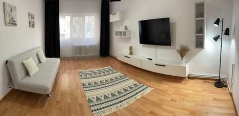 Communal lounge/ TV room, TV and multimedia, Living room, Photo of the whole room, Evening entertainment
