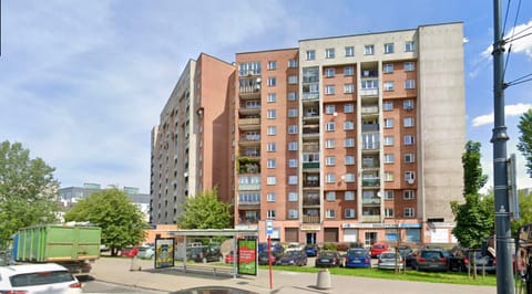 Property building, Neighbourhood, City view, Location