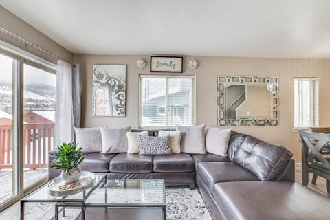 5 Mi to Keystone Resort Mountain-View Townhome! House in Dillon