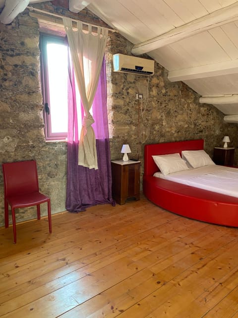 Bed, Seating area, Bedroom