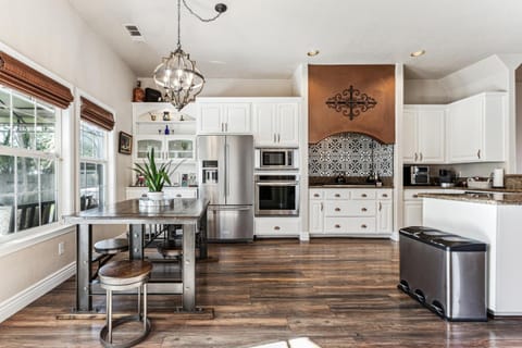 dishwasher, microwave, oven, stove, kitchen