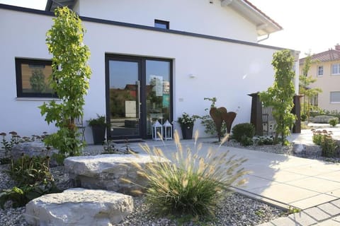 Garden, Balcony/Terrace