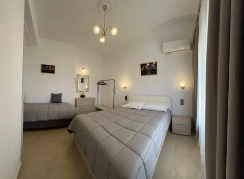 Bed, Photo of the whole room, Bedroom, air conditioner