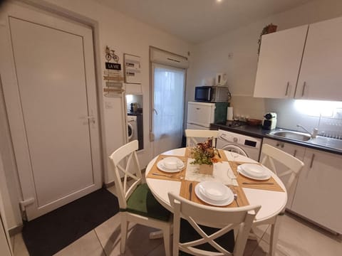 Super F2 à 5mn aéroport d'Orly parking privé gratuit Apartment in Île-de-France