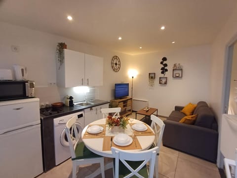 Super F2 à 5mn aéroport d'Orly parking privé gratuit Apartment in Île-de-France