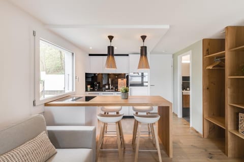 Dining area, kitchen