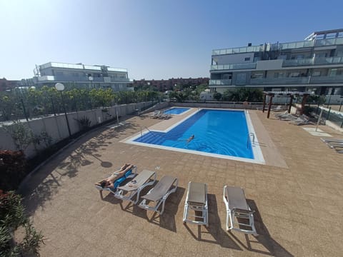 Pool view, Swimming pool, sunbed