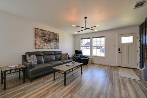 Little Elm Diamond - Steps to Lewisville Lake! House in Little Elm