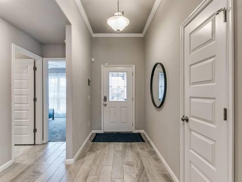 Gorgeous Edmond Home- Large Covered Patio! House in Oklahoma City