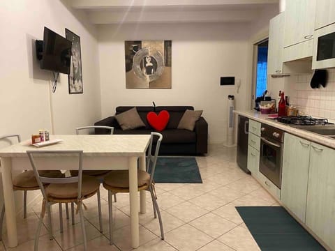 TV and multimedia, Kitchen or kitchenette, Living room, Dining area, Evening entertainment, locker, minibar, oven, pet friendly, stove
