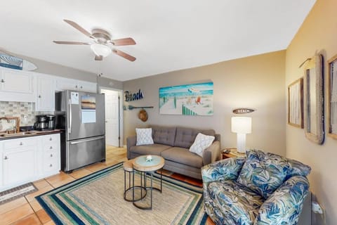 Moonraker 5 House in West Beach