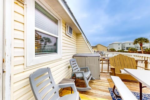 Moonraker 5 House in West Beach