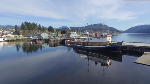 Spring, Day, Mountain view, Sea view