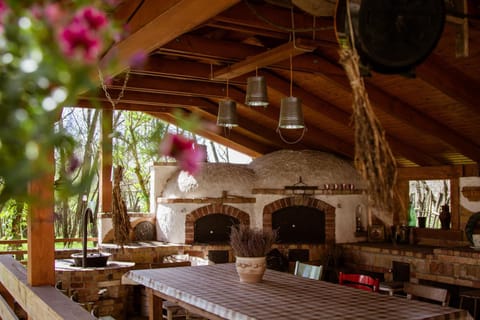 Patio, Restaurant/places to eat, Activities, Banquet/Function facilities