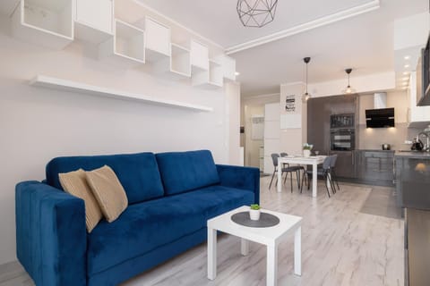 Kitchen or kitchenette, Living room, Seating area, Dining area, minibar, pet friendly, stove
