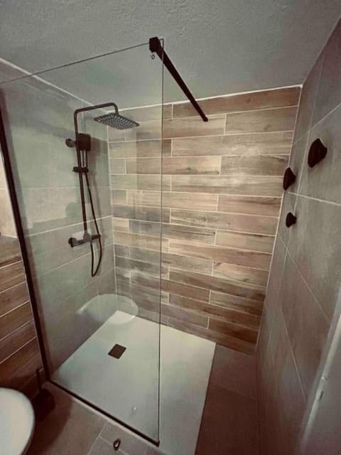 Charmant petit appartement place de l eglise Apartment in Piana