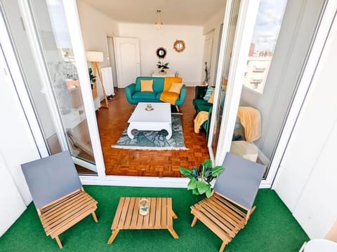 Patio, View (from property/room), Balcony/Terrace, Living room, Seating area, Dining area