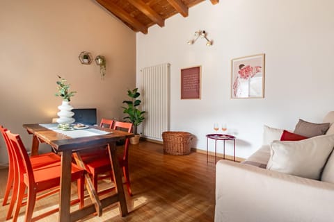 TV and multimedia, Photo of the whole room, Dining area, Lunch, internet