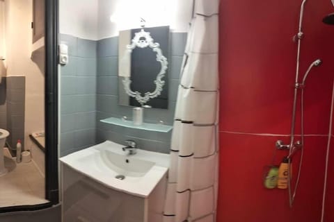 Le Nid Douillet Baroque Linge fourni Apartment in Auvergne-Rhône-Alpes