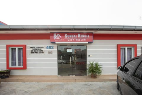 Facade/entrance