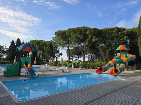 Communal lounge/ TV room, Day, Natural landscape, Children play ground, Garden, Aqua park, Evening entertainment, Garden view, Pool view, Swimming pool, children