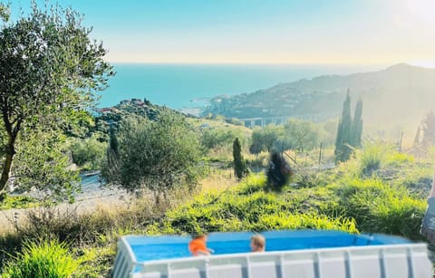 Bella Vista Poggi 180Grad fantastischer Meerblick & Pool Apartment in Imperia