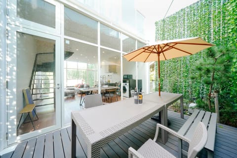 View (from property/room), Balcony/Terrace