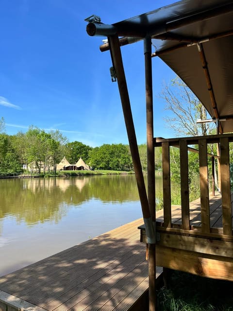 Property building, Natural landscape, Fishing, Fishing, Lake view