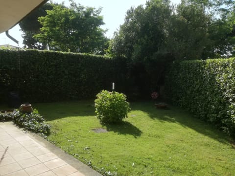 Holiday home Villetta Cinquale House in Province of Massa and Carrara