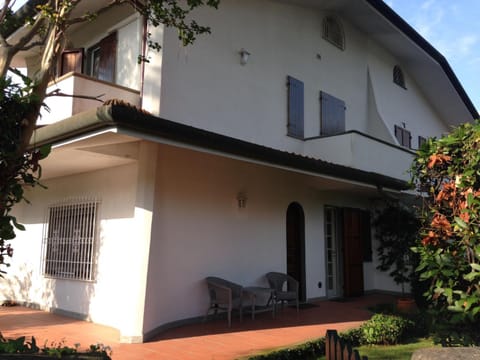 Holiday home Villetta Cinquale House in Province of Massa and Carrara